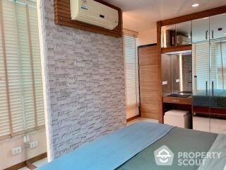 2-BR Condo at Sukhumvit Living Town near MRT Phetchaburi