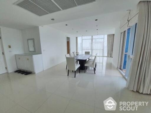 4-BR Condo at Athenee Residence near BTS Phloen Chit