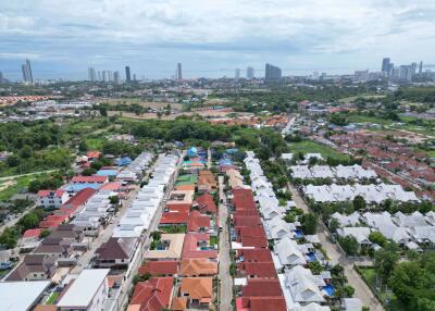 4 Bedrooms House in Baan Suay Mai Ngam East Pattaya H010916