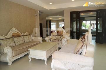 5 Bed Pool Villa in Central Park Hillside Village