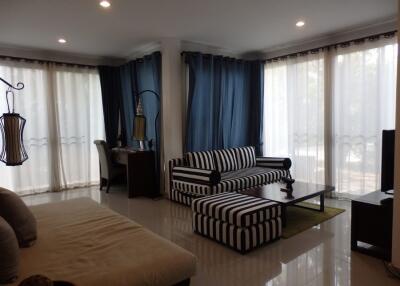 Superb 1 bedroom low rise condo in tranquil location