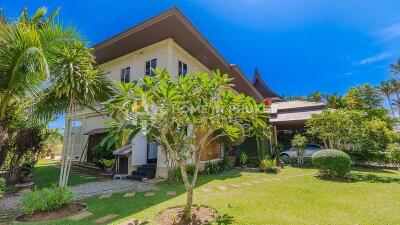 Lake and Golf View Villa in Laguna