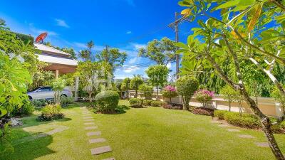 Lake and Golf View Villa in Laguna