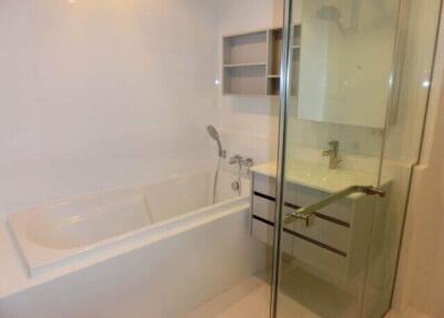 For RENT : HQ by Sansiri / 1 Bedroom / 1 Bathrooms / 45 sqm / 43000 THB [R11896]