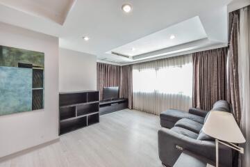 For SALE : Sathorn Gardens / 1 Bedroom / 1 Bathrooms / 63 sqm / 7590000 THB [S11899]