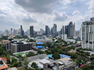 2 bed Condo in Siamese Exclusive Sukhumvit 42 Phra Khanong Sub District C020246