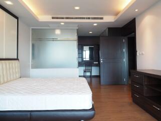 3 bed Condo in Sathorn Gardens Thungmahamek Sub District C020245