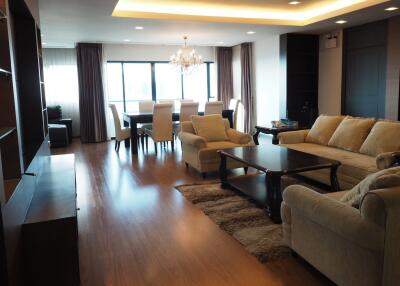 3 bed Condo in Sathorn Gardens Thungmahamek Sub District C020245