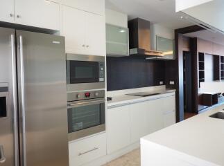 3 bed Condo in Sathorn Gardens Thungmahamek Sub District C020245