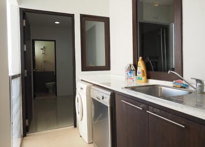 3 bed Condo in Sathorn Gardens Thungmahamek Sub District C020245