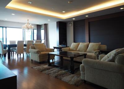 3 bed Condo in Sathorn Gardens Thungmahamek Sub District C020245