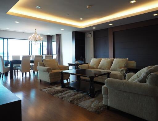 3 bed Condo in Sathorn Gardens Thungmahamek Sub District C020245