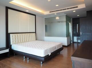 3 bed Condo in Sathorn Gardens Thungmahamek Sub District C020245