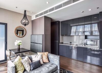 1 bed Condo in The Diplomat Sathorn Silom Sub District C020240