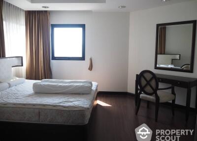 2-BR Condo at Sathorn Gardens near MRT Si Lom