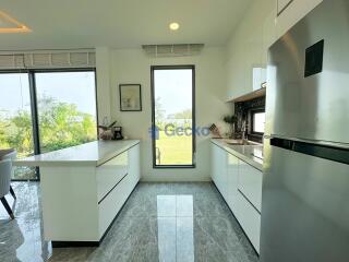 3 Bedrooms House in Palm Lakeside East Pattaya H010928