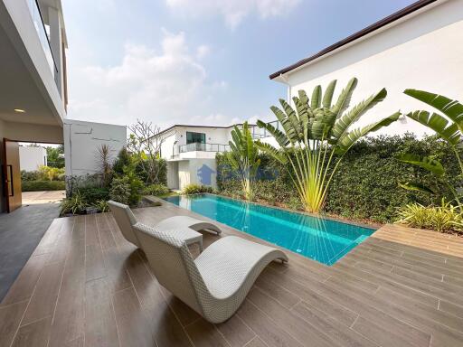 3 Bedrooms House in Palm Lakeside East Pattaya H010928