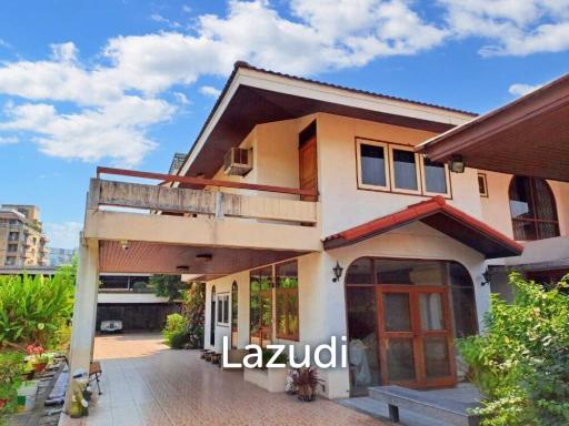 5 Bed 5 Bath 2,340 SQ.M House in Sukhumvit 68