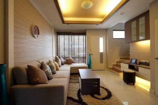 For Rent Bangkok Town House Sukhumvit BTS Bang Chak Phra Khanong