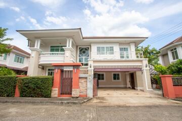 Spacious 4 Bedroom House to Rent : Laguna  Phase 3 San Sai