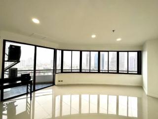 For RENT : Moon Tower / 4 Bedroom / 4 Bathrooms / 300 sqm / 80000 THB [10923513]