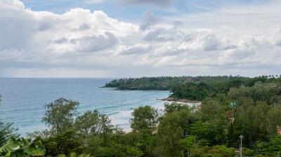 The 3-Storey Modern Duplex with Pool Overlooking Sea View