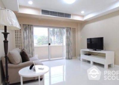 2-BR Serviced Apt. near BTS Surasak