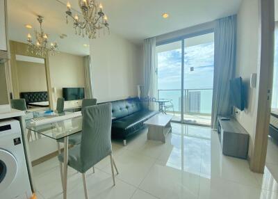 1 Bedroom Condo in The Riviera Wong Amat Beach Wongamat C010933