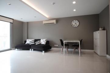 For RENT : The Clover / 2 Bedroom / 2 Bathrooms / 86 sqm / 35000 THB [R11918]