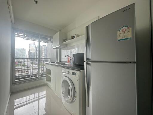 1-bedroom modern condo for sale close to MRT Rama 9