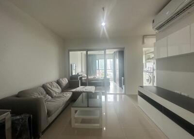 1-bedroom modern condo for sale close to MRT Rama 9