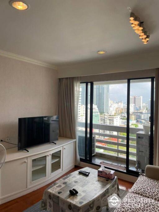 2-BR Condo at Sukhumvit Park Condominium near BTS Asok