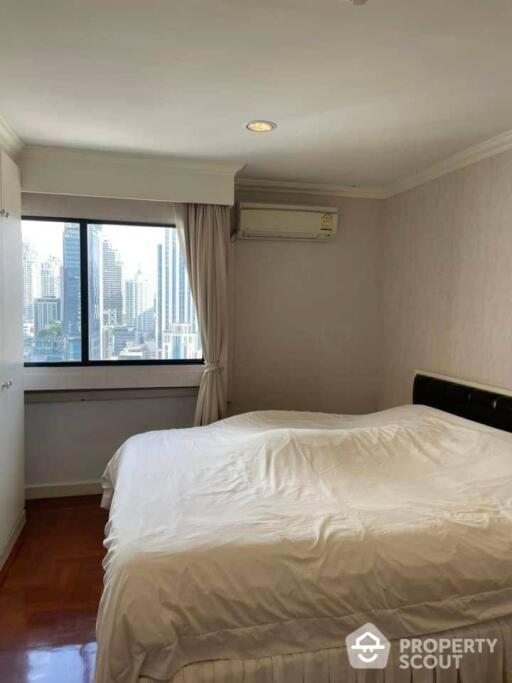 2-BR Condo at Sukhumvit Park Condominium near BTS Asok