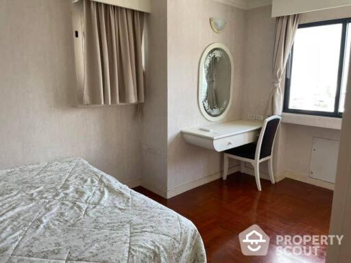 2-BR Condo at Sukhumvit Park Condominium near BTS Asok