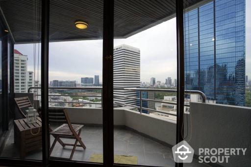 2-BR Condo at Lake Avenue Sukhumvit 16 near BTS Asok