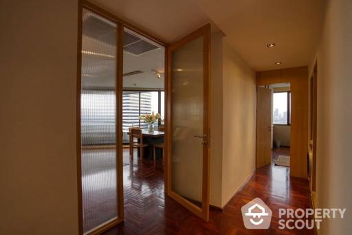 2-BR Condo at Lake Avenue Sukhumvit 16 near BTS Asok