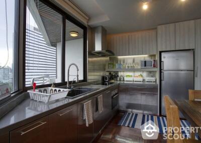 2-BR Condo at Lake Avenue Sukhumvit 16 near BTS Asok