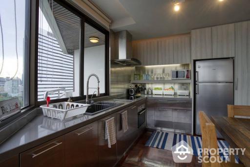 2-BR Condo at Lake Avenue Sukhumvit 16 near BTS Asok