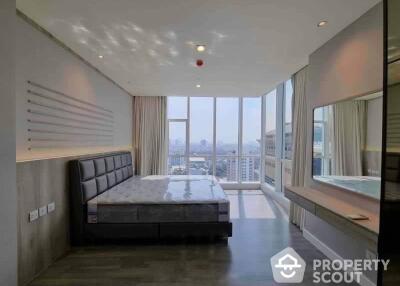 2-BR Condo at The Room Sathorn near BTS Surasak