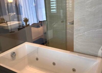 1-BR Condo at Ashton Silom near BTS Chong Nonsi