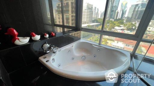 3-BR Apt. near BTS Phloen Chit