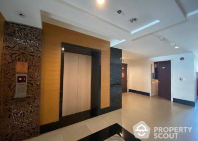 1-BR Condo at Urbana Sathorn Condominium near BTS Sala Daeng (ID 466102)