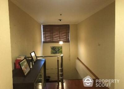 2-BR Condo at New House Condominium near BTS Chit Lom