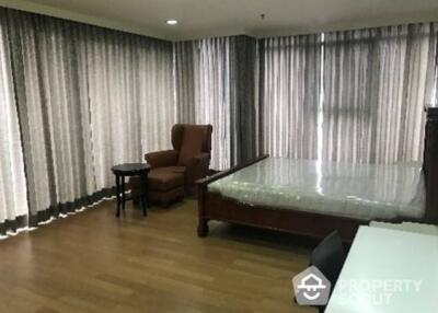 2-BR Condo at New House Condominium near BTS Chit Lom