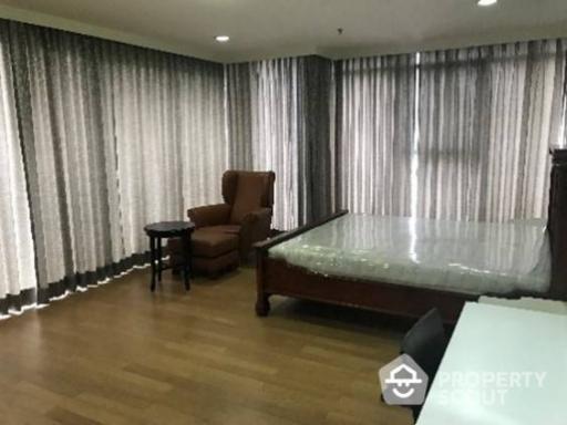 2-BR Condo at New House Condominium near BTS Chit Lom