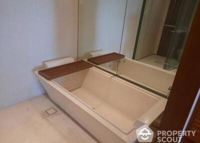 1-BR Condo at Hansar Bangkok Hotel near BTS Ratchadamri