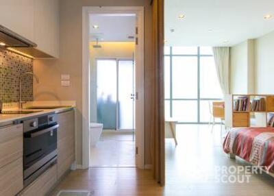 1-BR Condo at The Room Sukhumvit 21 near MRT Sukhumvit