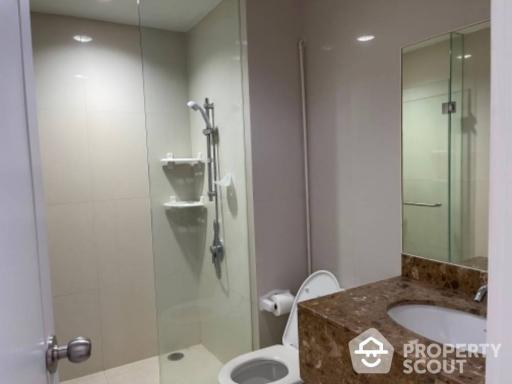 2-BR Condo at Chamchuri Residence near MRT Sam Yan (ID 405638)