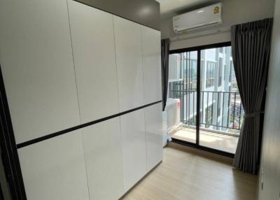 1-BR Condo at Supalai Loft Prajadhipok-Wongwian Yai near BTS Wongwian Yai