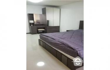 3-BR Condo at Newton Tower Condominium near BTS Nana (ID 162665)